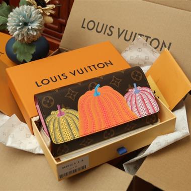 LOUIS VUITTON    2024新款時尚休閒包 尺寸：19*10.5*2CM
