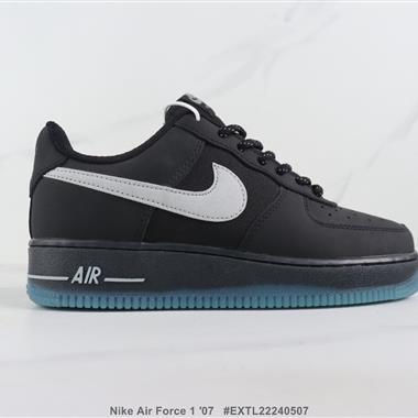 Nike Air Force 1 ′07 空軍一號低幫板鞋 