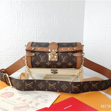 LOUIS VUITTON   2024新款時尚女生休閒包  尺寸：19*9*9CM