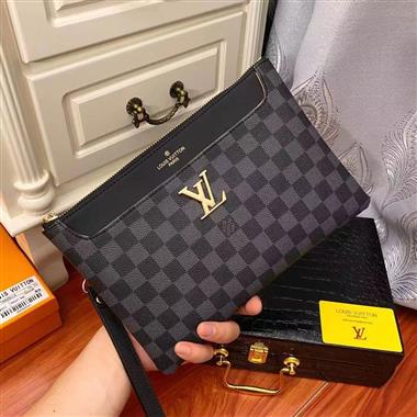 LOUIS VUITTON     2024新款男生時尚休閒包 尺寸：28*19*3CM