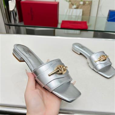 Ferragamo   2024新款女生休閒時尚鞋子