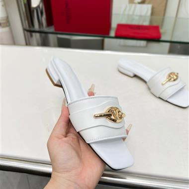 Ferragamo   2024新款女生休閒時尚鞋子