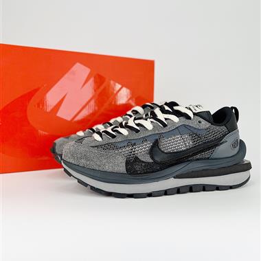 Sacai X Nike  regasus vaporrly SP 