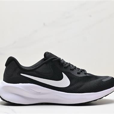 Nike REVOLUTION 7