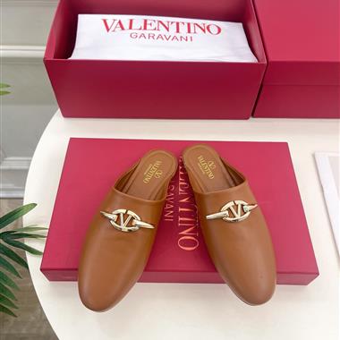 Valentino    2024新款女生休閒時尚鞋子