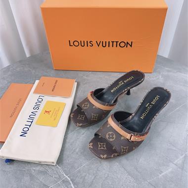 Louis Vuitton     2024新款女生休閒時尚鞋子