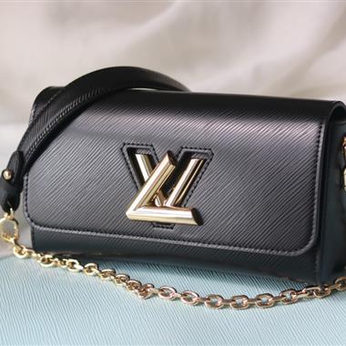 LOUIS VUITTON   2024新款時尚女生休閒包 尺寸：23.5x12x7CM