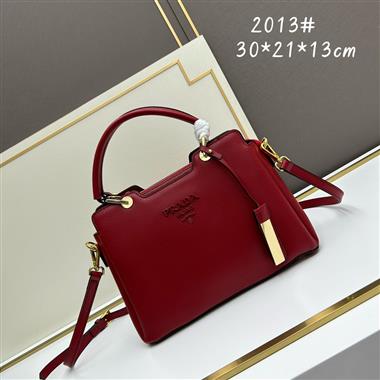 PRADA   2024新款時尚女生休閒包 尺寸：30*21*13CM