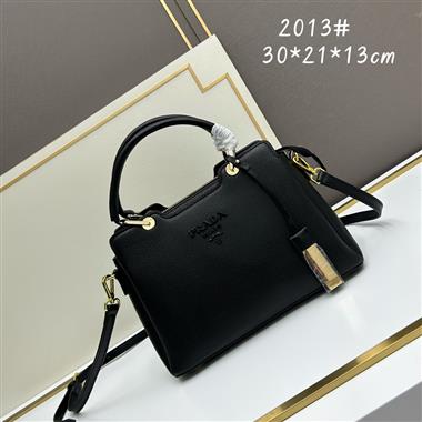 PRADA   2024新款時尚女生休閒包 尺寸：30*21*13CM