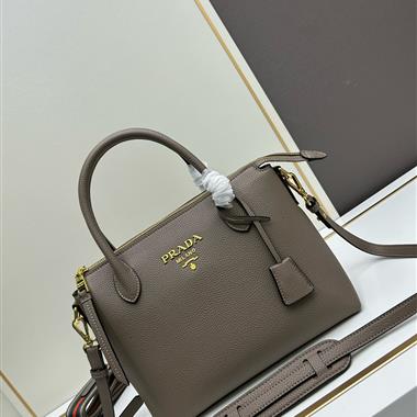 PRADA   2024新款時尚女生休閒包 尺寸：31×23×14CM