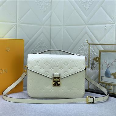 LOUIS VUITTON   2024新款時尚女生休閒包 尺寸：25*19*7CM