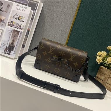 LOUIS VUITTON   2024新款時尚女生休閒包 尺寸：18 *11 *6.5CM