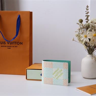 LOUIS VUITTON   2024新款時尚皮夾  尺寸：11.5 x 9 x 1.5CM