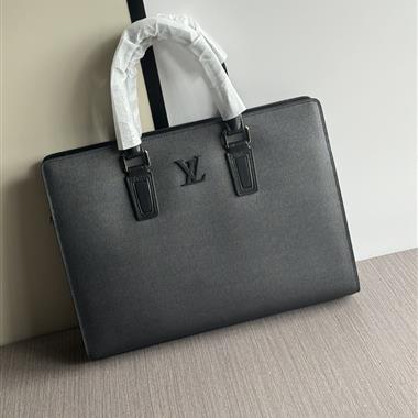 LOUIS VUITTON   2024新款男生時尚包包  尺寸：39-29-7CM