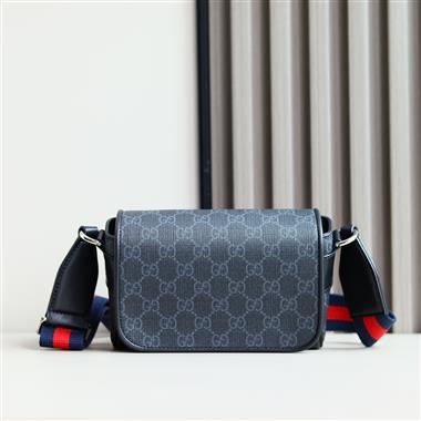 GUCCI    2024新款時尚男生休閒包 尺寸：17.5*13.5*6.5CM