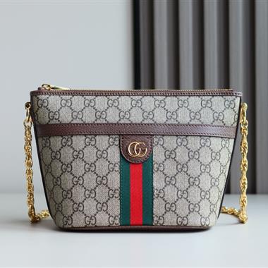 GUCCI    2024新款時尚女生休閒包 尺寸：21*16*11CM