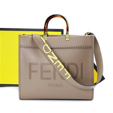 FENDI   2024新款時尚女生休閒包 尺寸：35*17*31CM