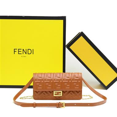 FENDI   2024新款時尚女生休閒包 尺寸：21*5*11.5CM