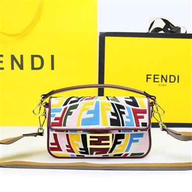 FENDI   2024新款時尚女生休閒包 尺寸：27*6*15CM