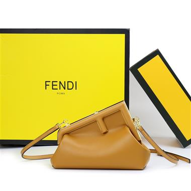 FENDI   2024新款時尚女生休閒包 尺寸：26*9.5*18CM