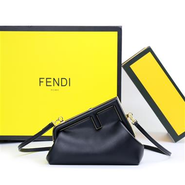 FENDI   2024新款時尚女生休閒包 尺寸：26*9.5*18CM