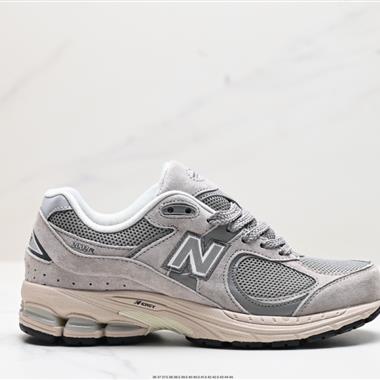 New Balance 2002R Gore-Tex”Castlerock“