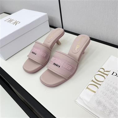 DIOR    2024新款女生休閒時尚鞋子