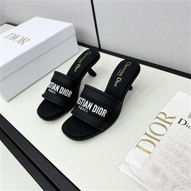 DIOR    2024新款女生休閒時尚鞋子