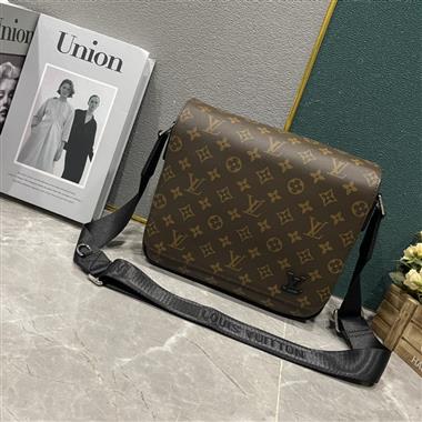 LOUIS VUITTON  2024新款男生時尚休閒包  尺寸：25 x 22 x 7CM