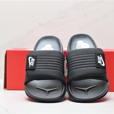 Nike OFFCOURT SLIDE