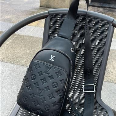 LOUIS VUITTON   2024新款男生時尚包包 尺寸:30x17x5CM