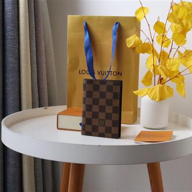 LOUIS VUITTON   2024新款男生時尚包包 尺寸：10*14*2.5CM