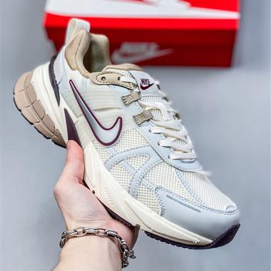 Nike   V2K Run 減震防滑 復古低幫跑步鞋 