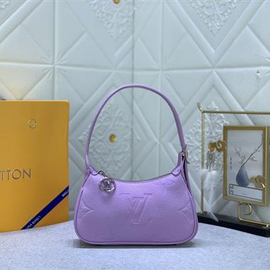 LOUIS VUITTON   2024新款女生時尚包包  尺寸：20.5*11*5CM