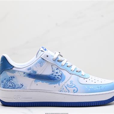 Nike AIR FORCE 1‘07