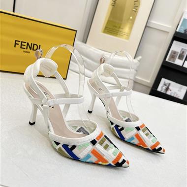 FENDI     2024新款女生休閒時尚鞋子