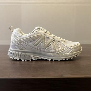 New Balance 410 復古運動跑步鞋