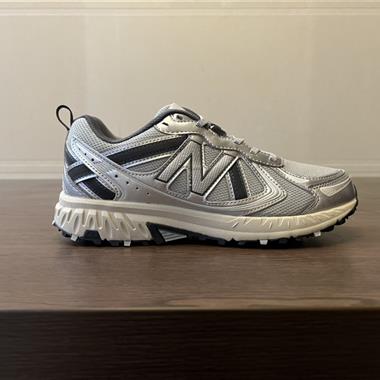 New Balance 410 復古運動跑步鞋