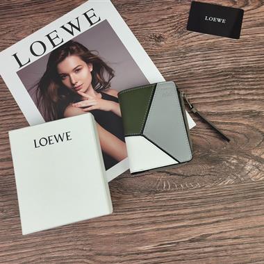 LOEWE    2024新款女生時尚包包 尺寸:12*10*3CM