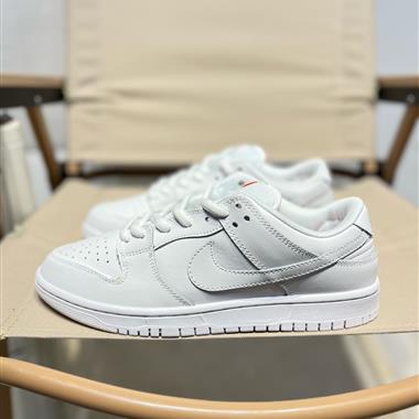 Nike Dunk Low 板鞋 