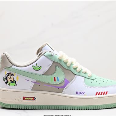 NIKE AIR FORCE 1‘07