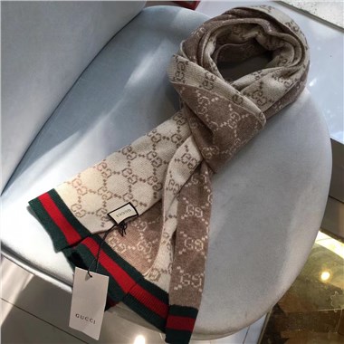 GUCCI   2024秋冬新款時尚圍巾  尺寸：180-30