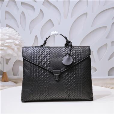 BOTTEGA VENETA   2024新款男生時尚包包  尺寸:38*28*9CM