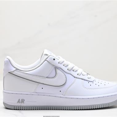 NIKE AIR FORCE 1‘07 