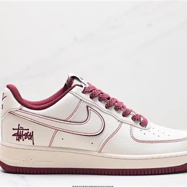 NIKE AIR FORCE 1‘07