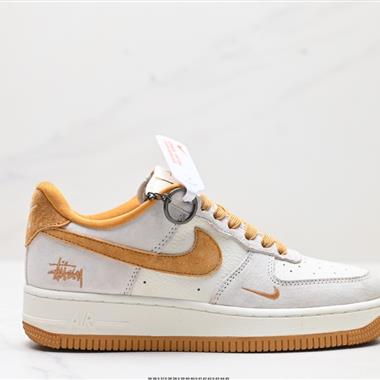 NIKE AIR FORCE 1‘07