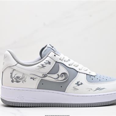 NIKE AIR FORCE 1‘07