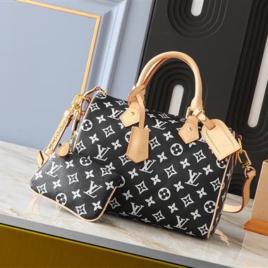 LOUISVUITTON   2024新款l男生時尚包包 尺寸:25*15*15CM