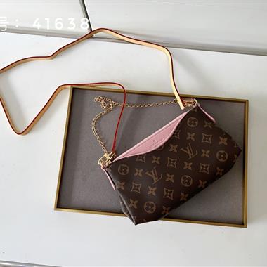 LOUISVUITTON   2024新款l男生時尚包包 尺寸:23*13*5CM