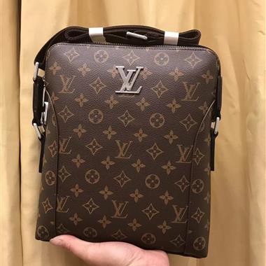 LOUIS VUITTON  2025新款男生時尚包包  尺寸：29*24*5CM